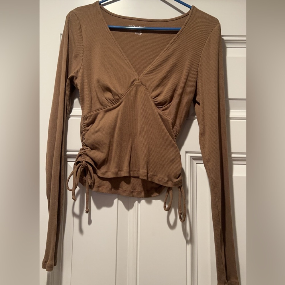 Long sleeve cinch waist v-neck